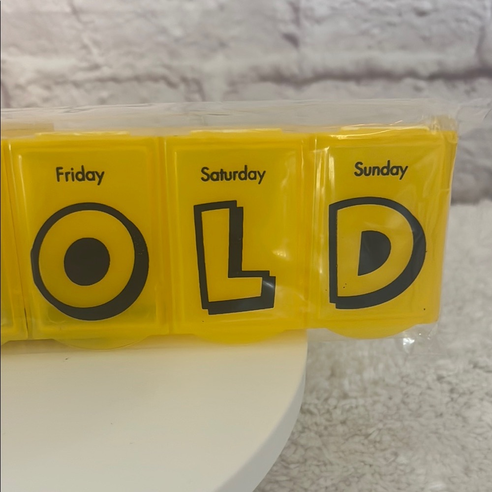 Yellow Weekly Pill Organizer - Picture 4 of 6